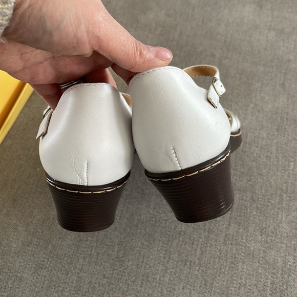 NIB white Softspots shoes - Picture 3 of 6